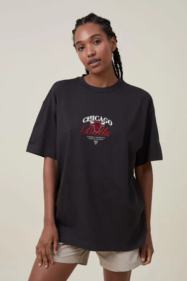 Cotton On Tees and Tanks Box Fit Nba TShirt Lcn Nba Washed Blackchicago Bulls Crest 8211 Men Cotton On Tees and Tanks Box Fit Nba TShirt Lcn Nba Washed Blackchicago Bulls Crest 8211 Men