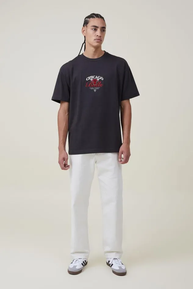 Cotton On Tees and Tanks Box Fit Nba TShirt Lcn Nba Washed Blackchicago Bulls Crest 8211 Men Cotton On Tees and Tanks Box Fit Nba TShirt Lcn Nba Washed Blackchicago Bulls Crest 8211 Men