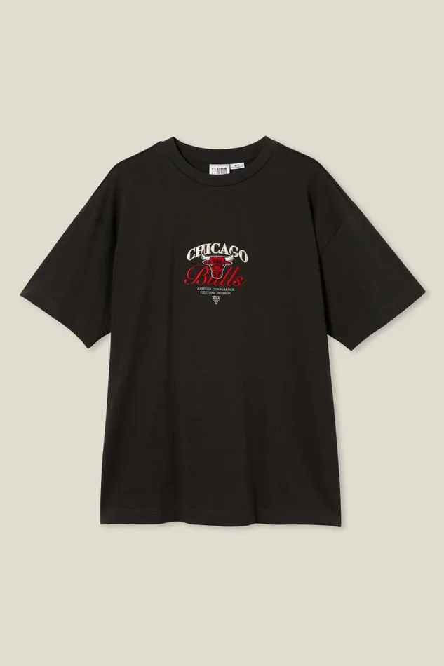 Cotton On Tees and Tanks Box Fit Nba TShirt Lcn Nba Washed Blackchicago Bulls Crest 8211 Men Cotton On Tees and Tanks Box Fit Nba TShirt Lcn Nba Washed Blackchicago Bulls Crest 8211 Men