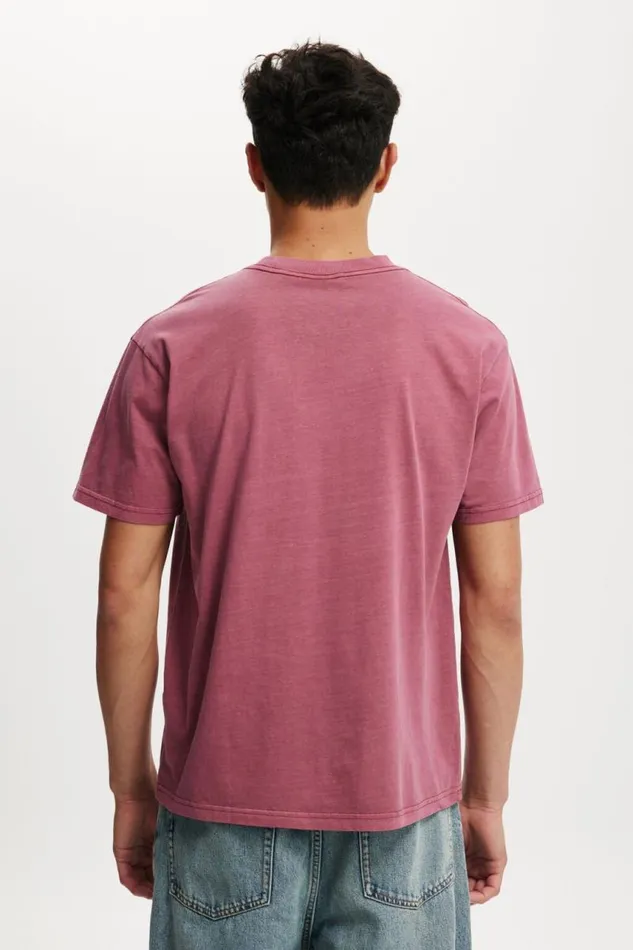 Cotton On Tees and Tanks Premium License Loose Fit TShirt Lcn Cok Crimsoncoca Cola 8211 Real Thing 8211 Men Cotton On Tees and Tanks Premium License Loose Fit TShirt Lcn Cok Crimsoncoca Cola 8211 Real Thing 8211 Men