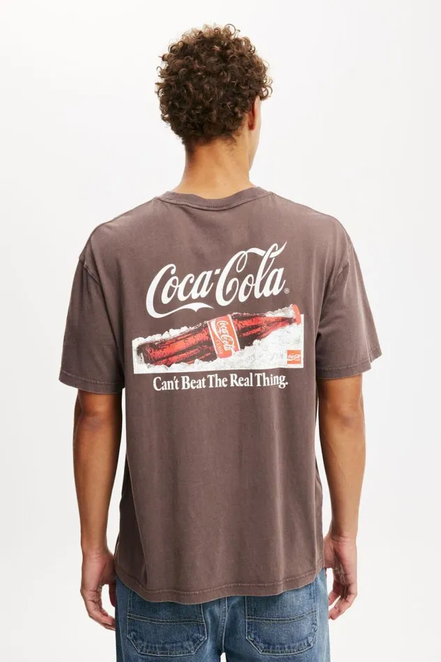 Cotton On Tees and Tanks Premium License Loose Fit TShirt Lcn Cok Washed Chocolatecoca Cola 8211 The Real 8211 Men Cotton On Tees and Tanks Premium License Loose Fit TShirt Lcn Cok Washed Chocolatecoca Cola 8211 The Real 8211 Men