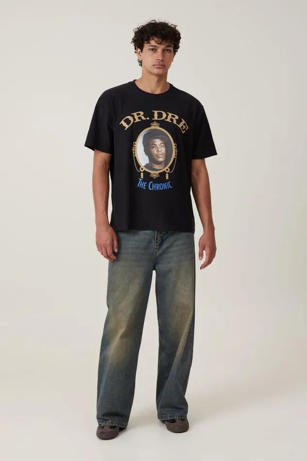 Cotton On Tees and Tanks Premium Loose Fit Music TShirt Lcn Bra Blackdr Dre 8211 The Chronic 8211 Men Cotton On Tees and Tanks Premium Loose Fit Music TShirt Lcn Bra Blackdr Dre 8211 The Chronic 8211 Men