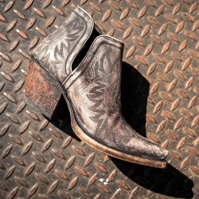 Dixon Bootie Naturally Distressed Black Women Ariat Western Boots Dixon Bootie Naturally Distressed Black Women Ariat Western Boots