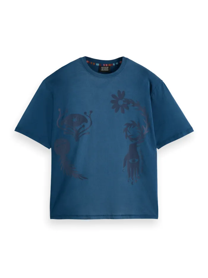 GARMENT DYED FRONT BACK ARTWORK TSHIRT Pacific Blue Men Scotch and Soda TShirts and Polo Shirts GARMENT DYED FRONT BACK ARTWORK TSHIRT Pacific Blue Men Scotch and Soda TShirts and Polo Shirts