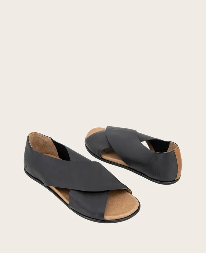 Kenneth Cole Sandals and Wedges Women GENTLE SOULS 8211 Laniey XBand Leather Sandal Black