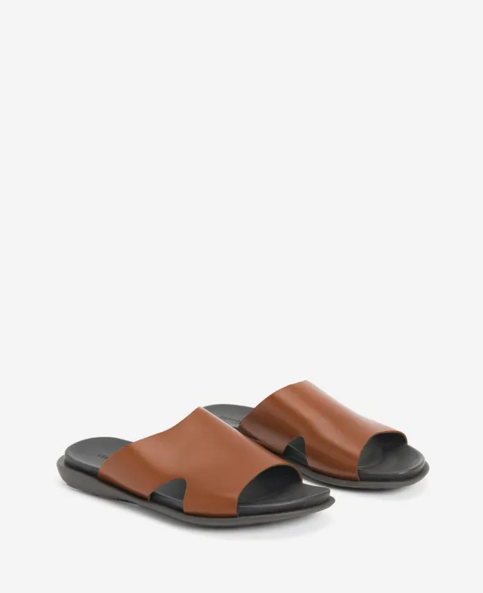 Kenneth Cole Sandals Men SandY Beach Leather Slide Sandal Cognac Kenneth Cole Sandals Men SandY Beach Leather Slide Sandal Cognac