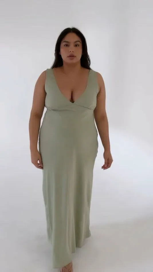 RESA Bridesmaids Violet Maxi In Sage 8211 Women