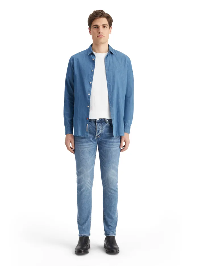 Smart Indigo Lightweight Denim Shirt With Sleeve Adjusters Washed Indigo Men Scotch and Soda Shirts Smart Indigo Lightweight Denim Shirt With Sleeve Adjusters Washed Indigo Men Scotch and Soda Shirts