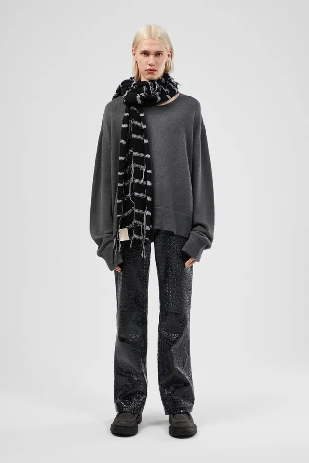Women Camper Knit Knit Scarf Black Intarsia Knit Scarf