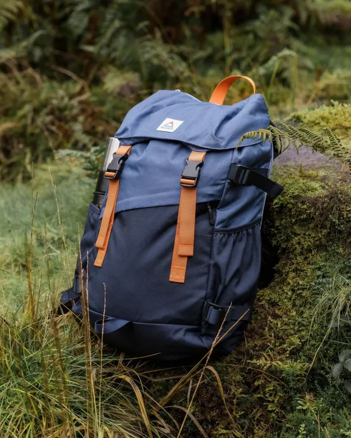 WomenMen Backpacks and Bags Passenger Boondocker Recycled 26L Backpack Dark Denim Deep Navy Dark Denim Deep Navy