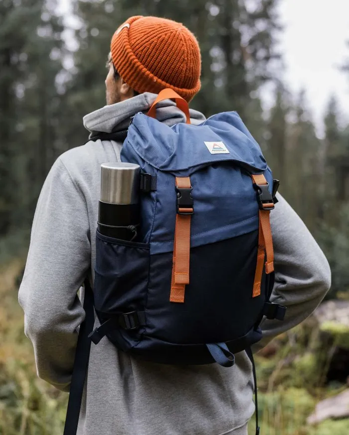 WomenMen Backpacks and Bags Passenger Boondocker Recycled 26L Backpack Dark Denim Deep Navy Dark Denim Deep Navy