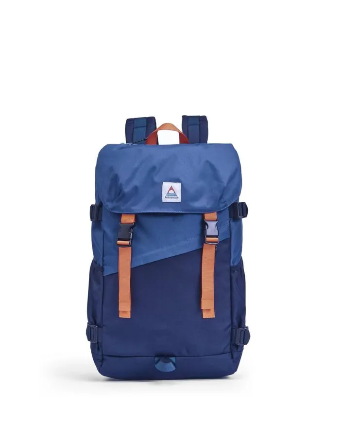 WomenMen Backpacks and Bags Passenger Boondocker Recycled 26L Backpack Dark Denim Deep Navy Dark Denim Deep Navy