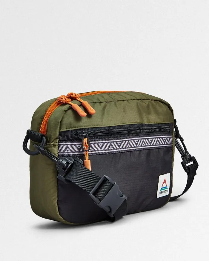 WomenMen Backpacks and Bags Passenger Mainland Recycled Hip Pack True Black Khaki True Black Khaki