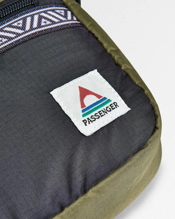 WomenMen Backpacks and Bags Passenger Mainland Recycled Hip Pack True Black Khaki True Black Khaki