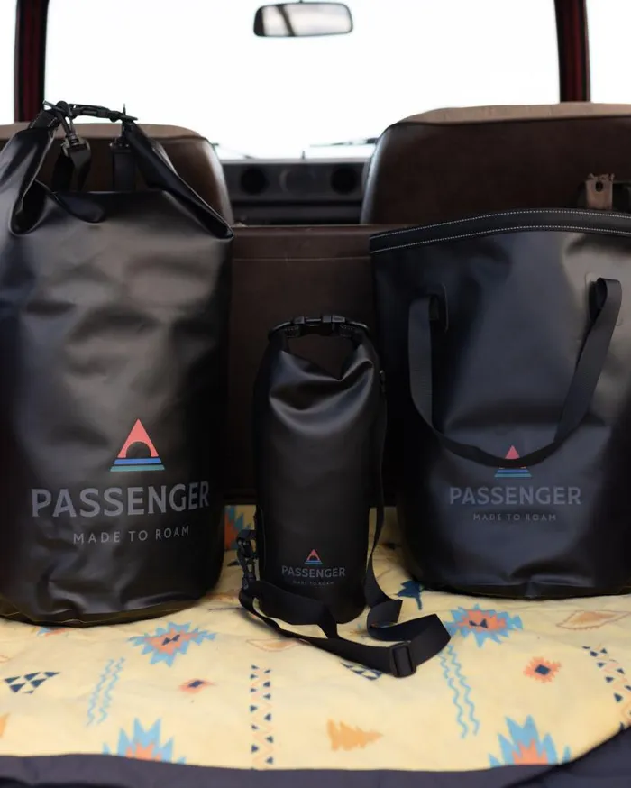WomenMen Backpacks and Bags Passenger Tide 30L Recycled Dry Bag Roaming Nomads Roaming Nomads