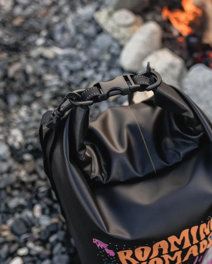 WomenMen Backpacks and Bags Passenger Tide 30L Recycled Dry Bag Roaming Nomads Roaming Nomads