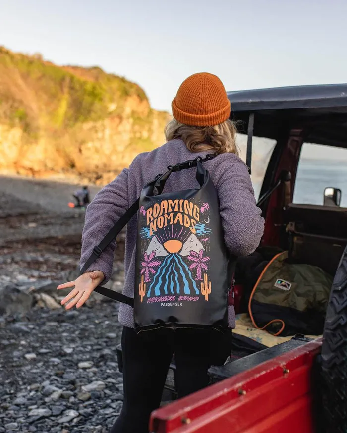 WomenMen Backpacks and Bags Passenger Tide 30L Recycled Dry Bag Roaming Nomads Roaming Nomads