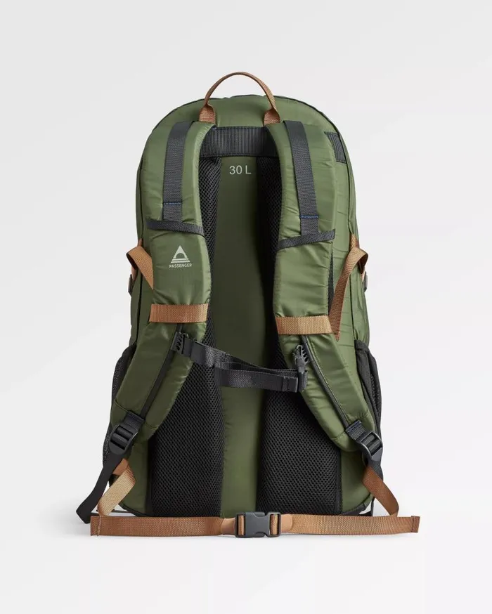 WomenMen Backpacks and Bags Passenger Track Recycled 30L Backpack Fir Tree Fir Tree