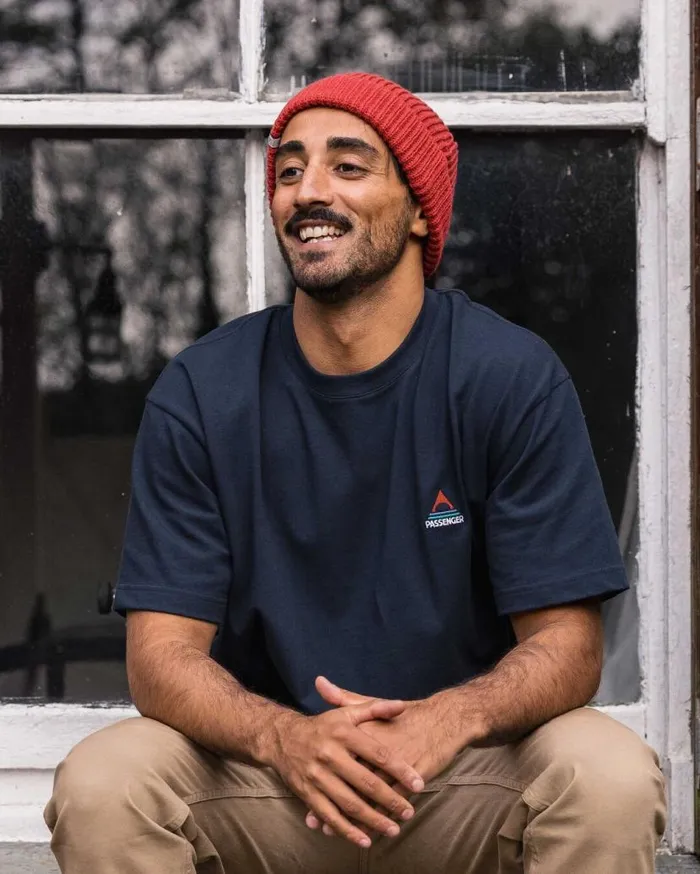 WomenMen Beanies Passenger Compass Recycled Beanie Cardinal Cardinal