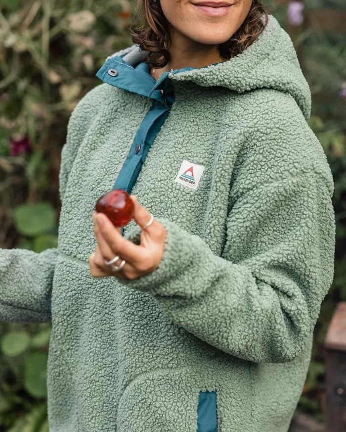 Women Tops Passenger Calla Hooded Recycled PolarLined Fleece Pistachio Pistachio