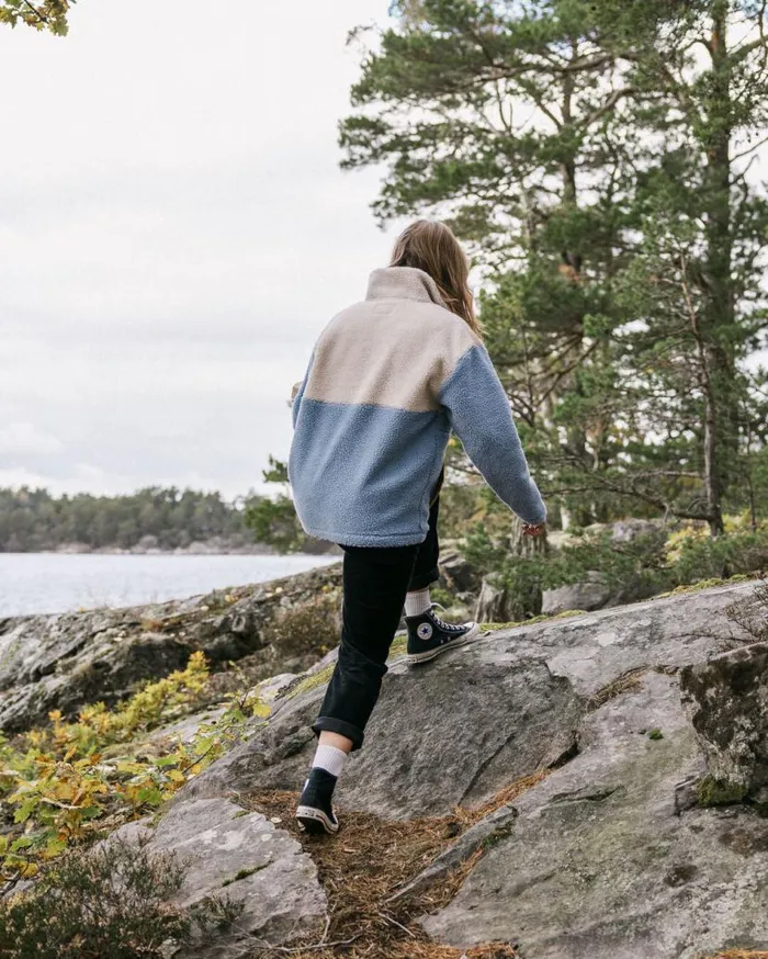 Women Tops Passenger Create Recycled DeepPile Sherpa Fleece Blue Fog Blue Fog