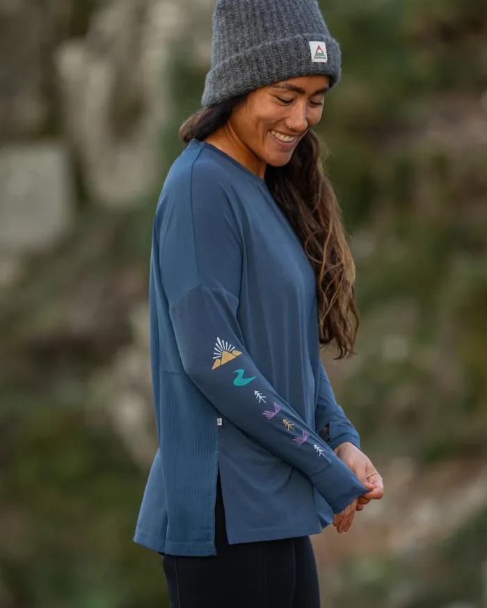 Women Tops Passenger Lotus Recycled Active LS Top Dark Denim Dark Denim